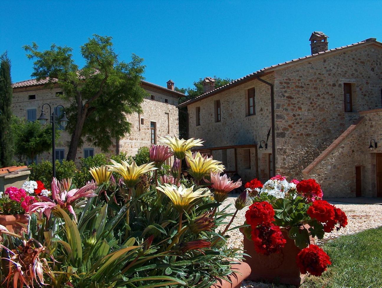 Borgo Il Villino Guest House Casole dʼElsa Eksteriør bilde