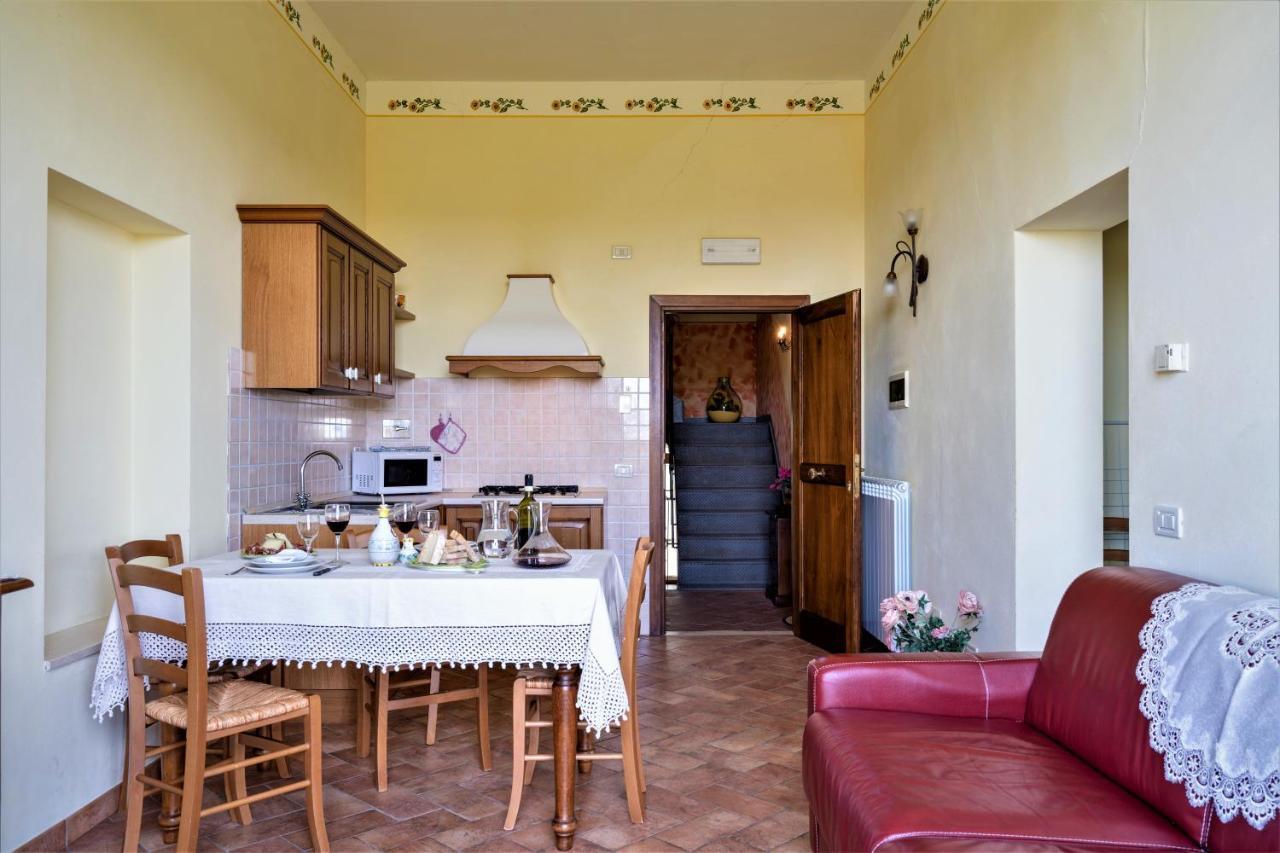 Borgo Il Villino Guest House Casole dʼElsa Eksteriør bilde
