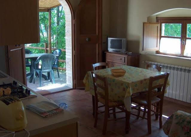 Borgo Il Villino Guest House Casole dʼElsa Eksteriør bilde